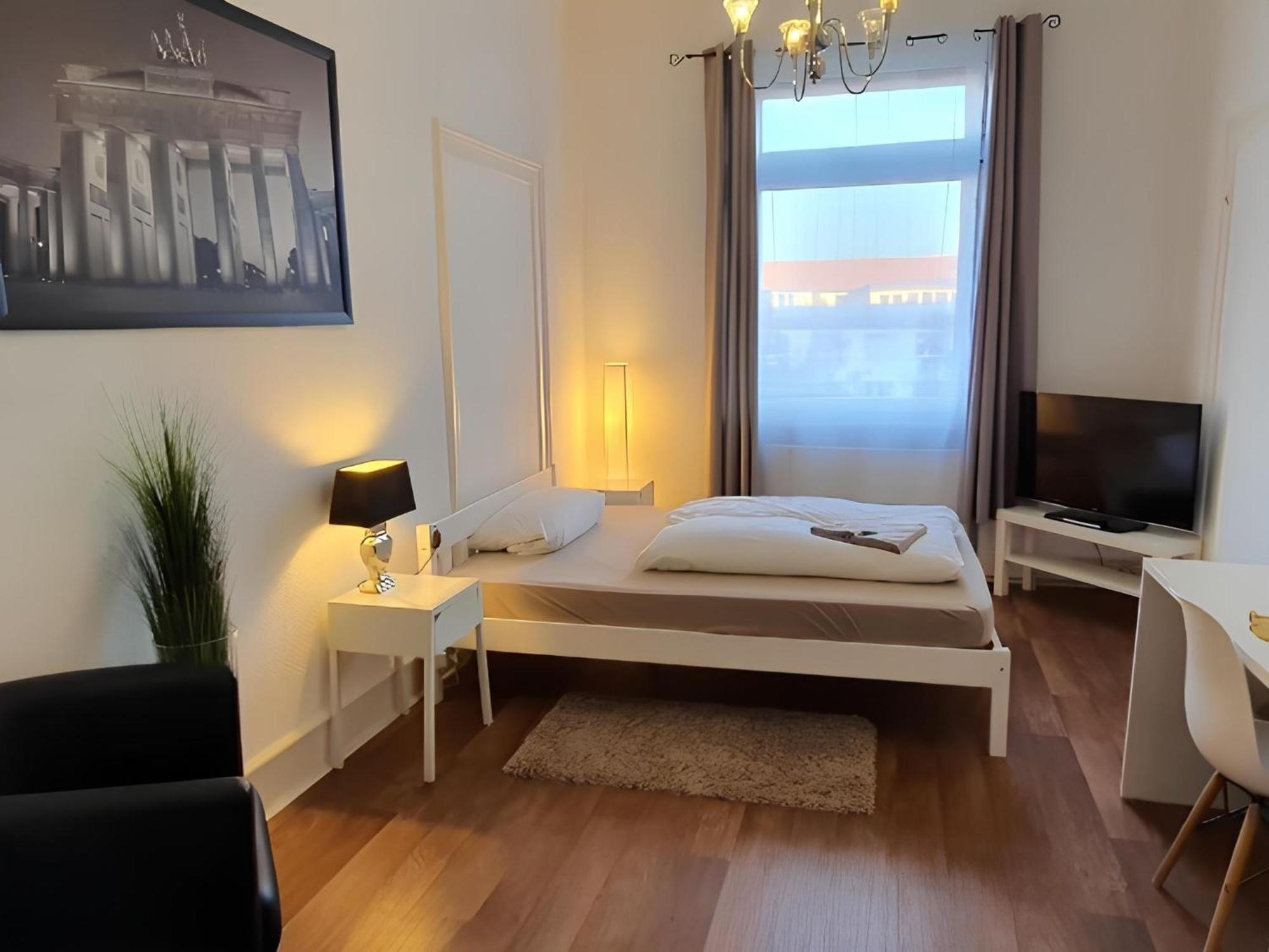 Colodging Mannheim - Private Rooms & Kitchen Extérieur photo