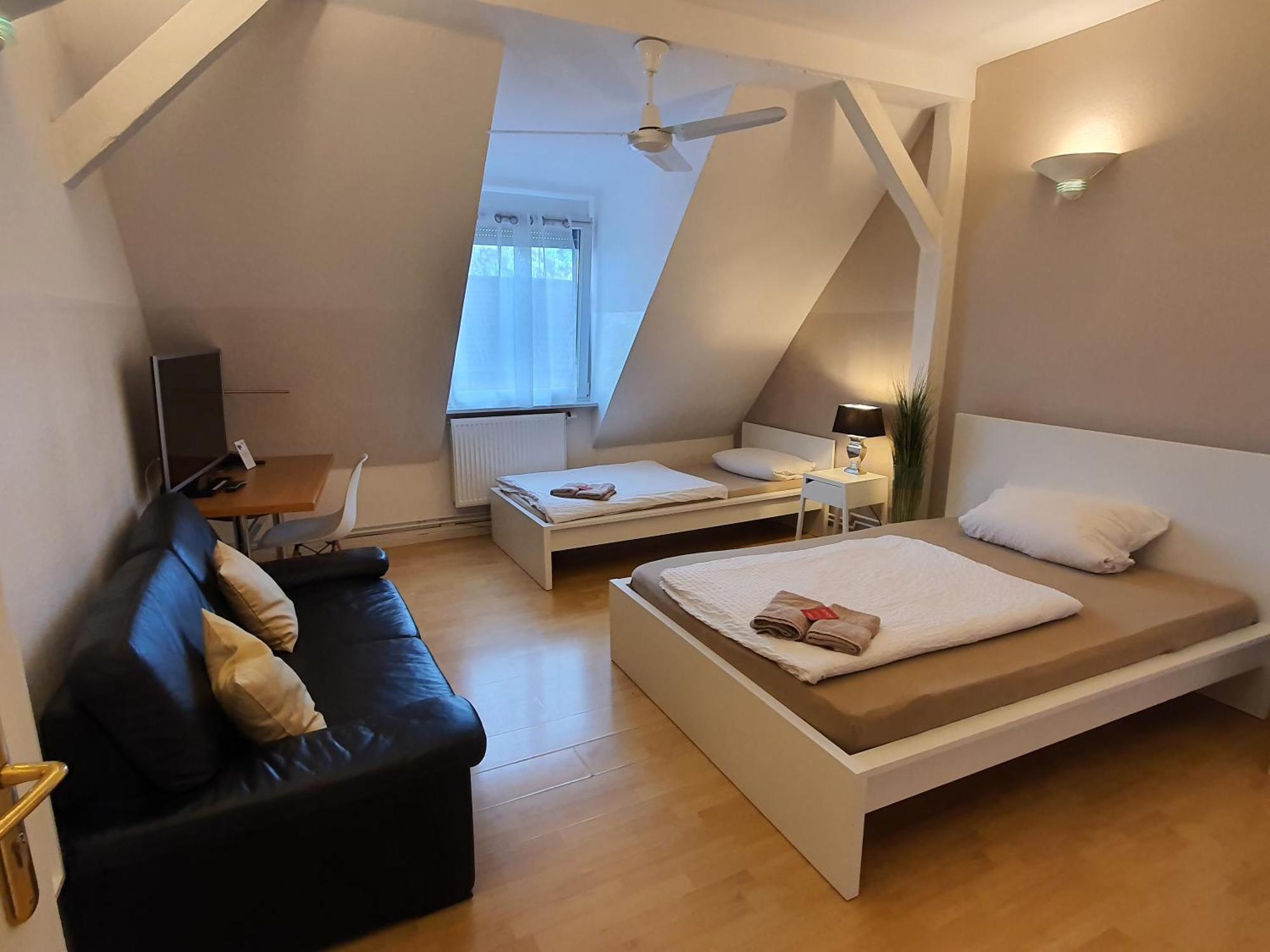 Colodging Mannheim - Private Rooms & Kitchen Extérieur photo