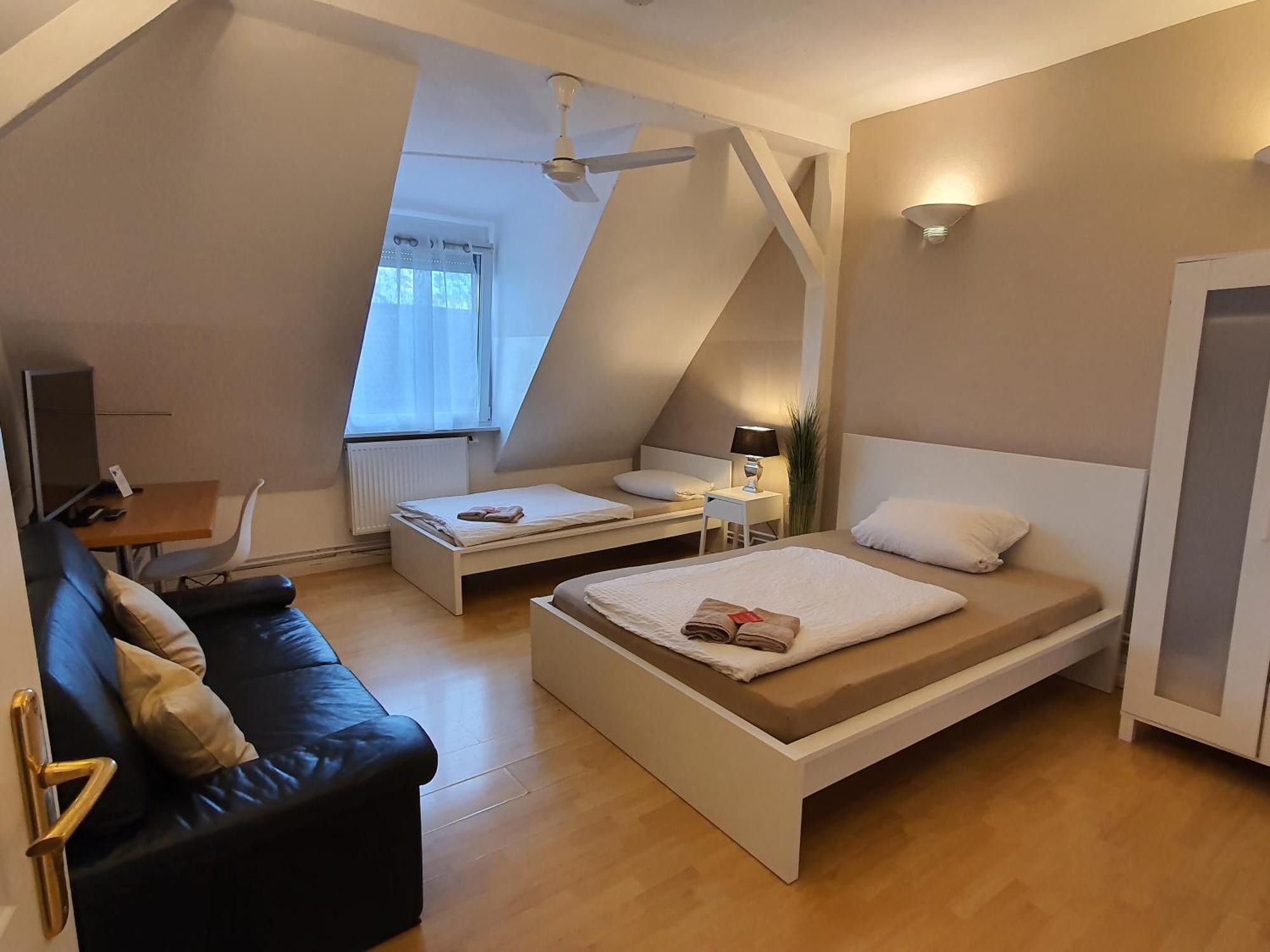 Colodging Mannheim - Private Rooms & Kitchen Extérieur photo
