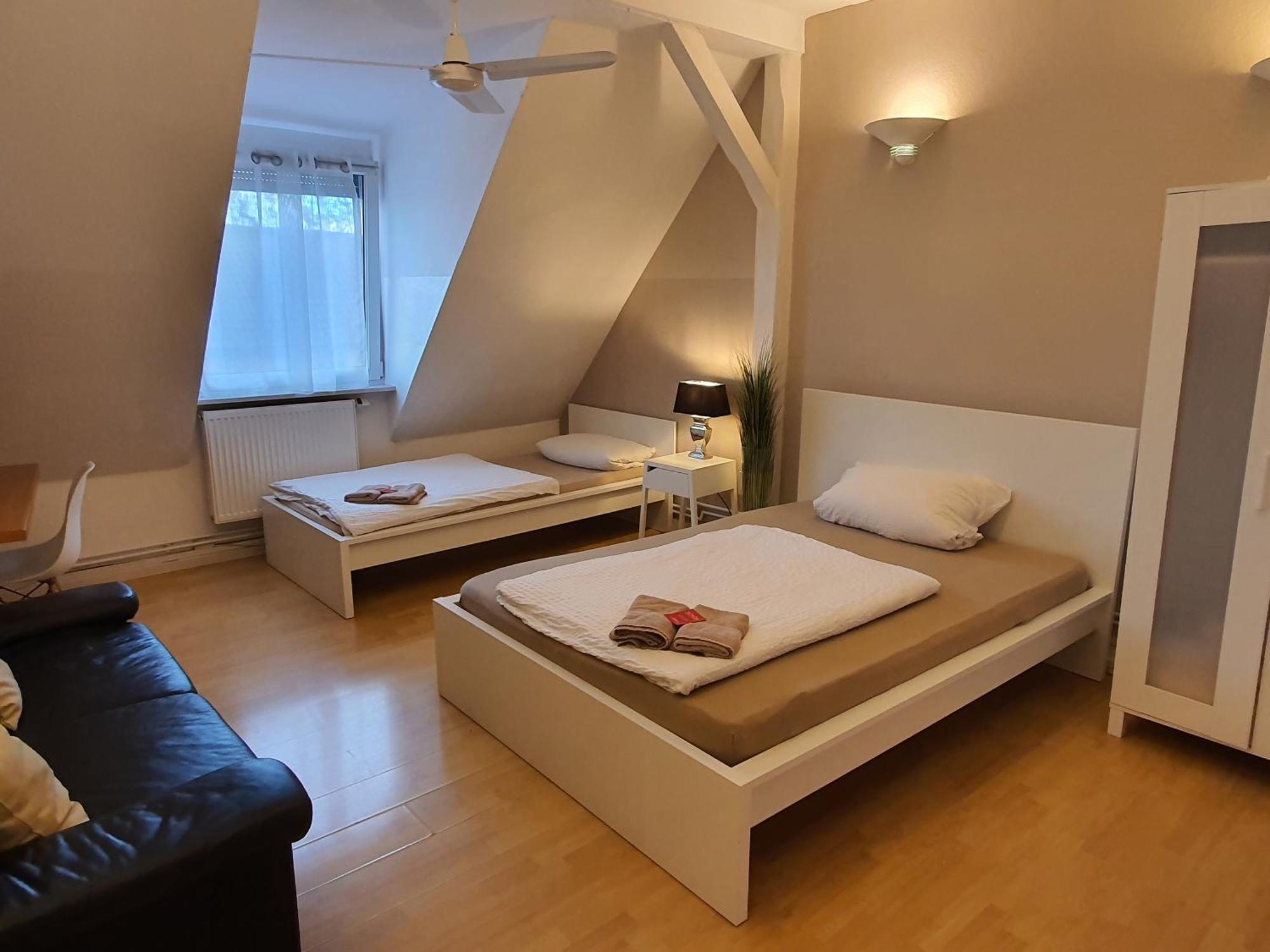 Colodging Mannheim - Private Rooms & Kitchen Extérieur photo